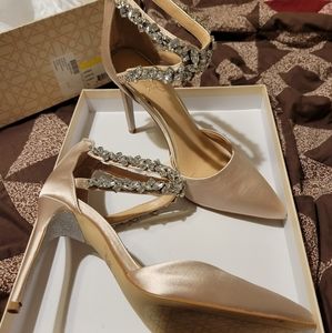 Jewel Badgley Mischka Champange Satin Pumps